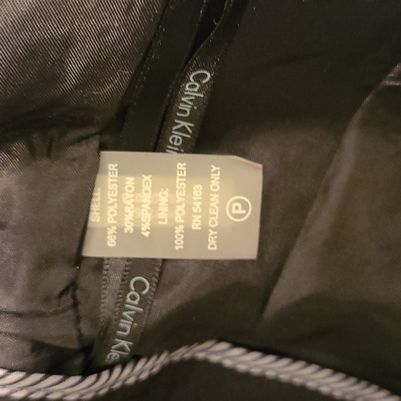 Calvin Klein Suit Set w/ Skirt & 2 Button Jacket / Size 4P - Picture 16 of 16